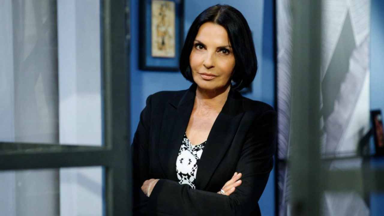 Un Posto al sole, anticipazioni 4 agosto: Marina riflette sulla proposta di Lara