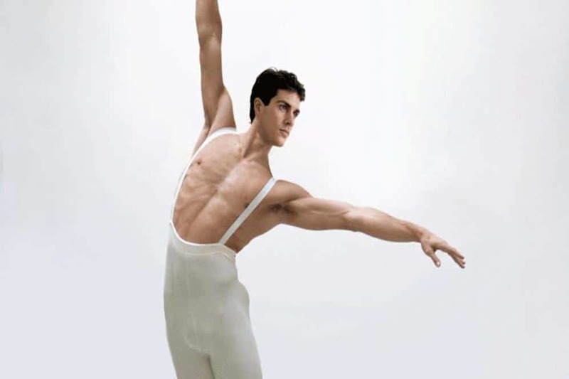 Chi è Roberto Bolle? Carriera, fidanzato e età del ...