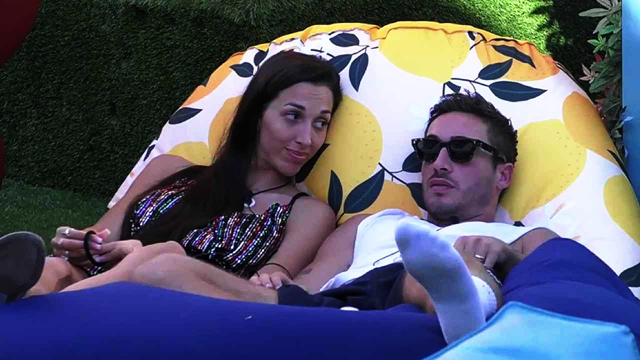 Spinalbese e Giaele cosa hanno fatto sotto le coperte al GF Vip? VIDEO
