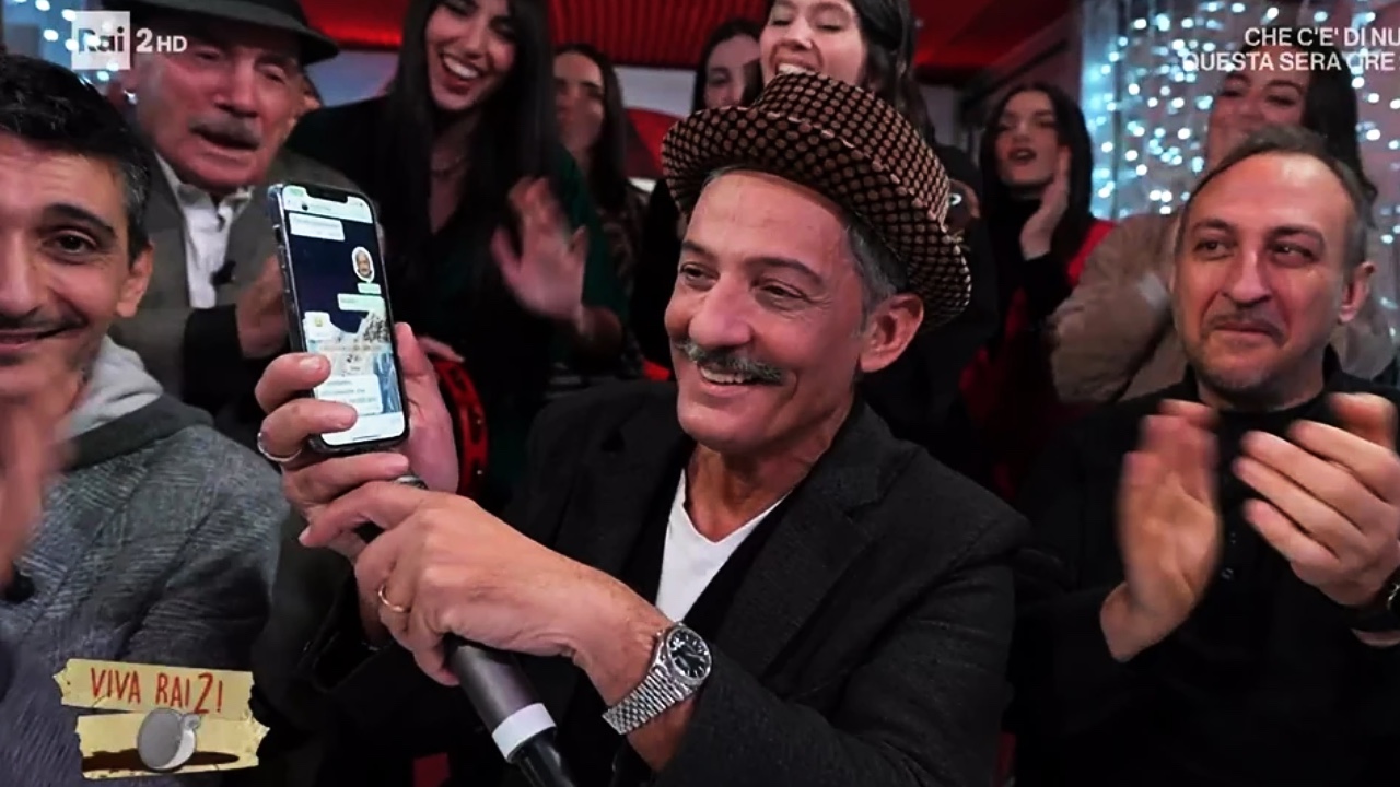 Sanremo 2023, «Giorgia squalificata»: Amadeus e Fiorello scherzano in diretta