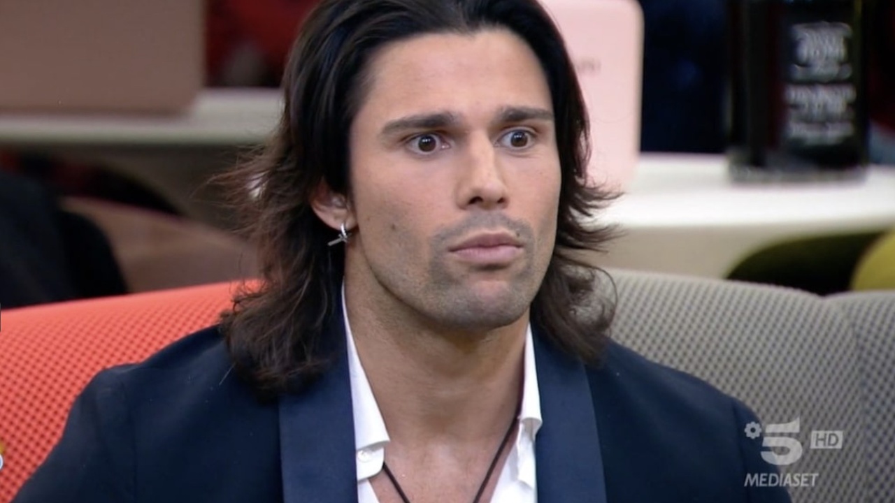 Luca Onestini contro gli autori del GF Vip: clip manomesse? (VIDEO)