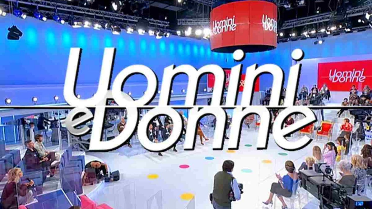 Ex dama di Uomini e Donne sbotta contro il programma: «Fintoni» che succede