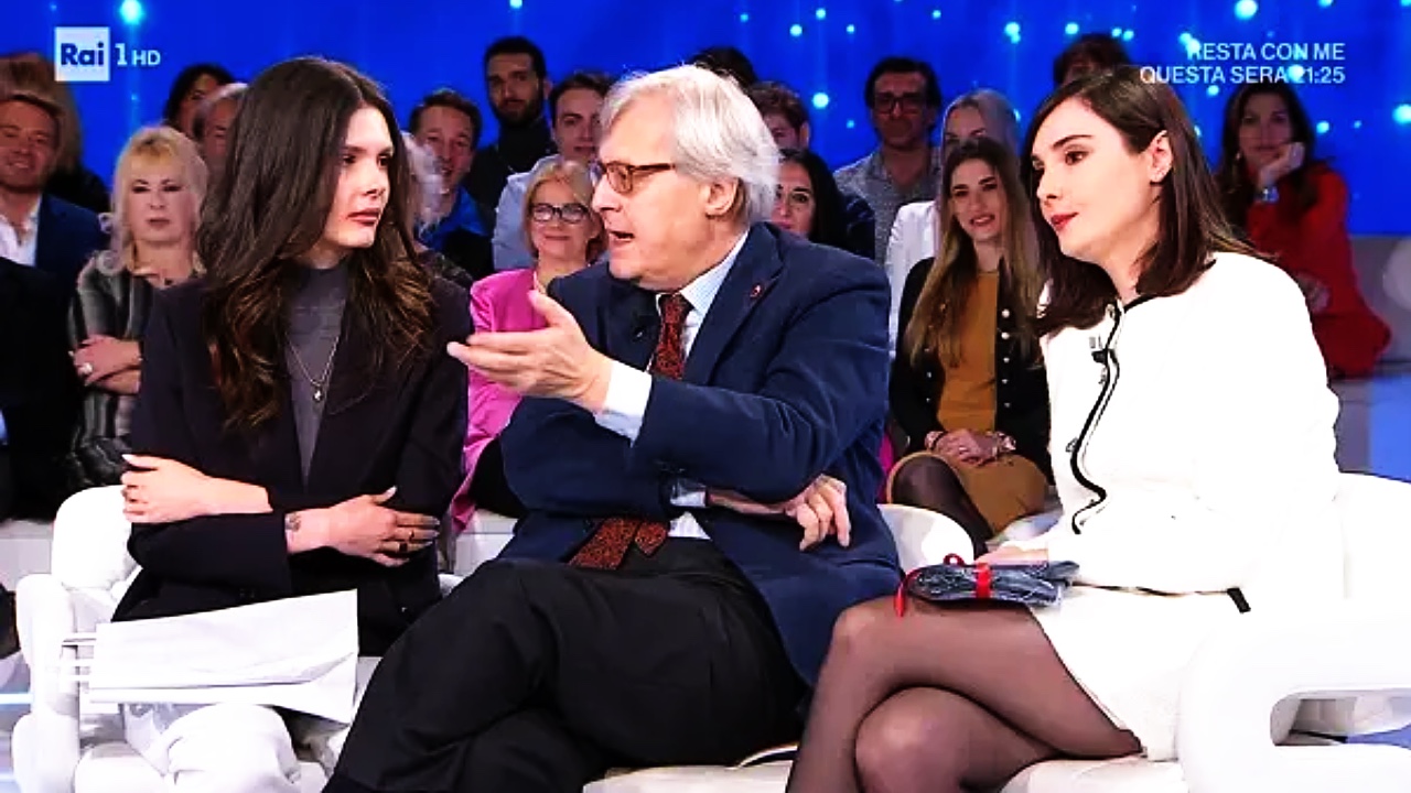 Mara Venier si dissocia da Sgarbi a Domenica In: gaffe e volgarità sulle donne