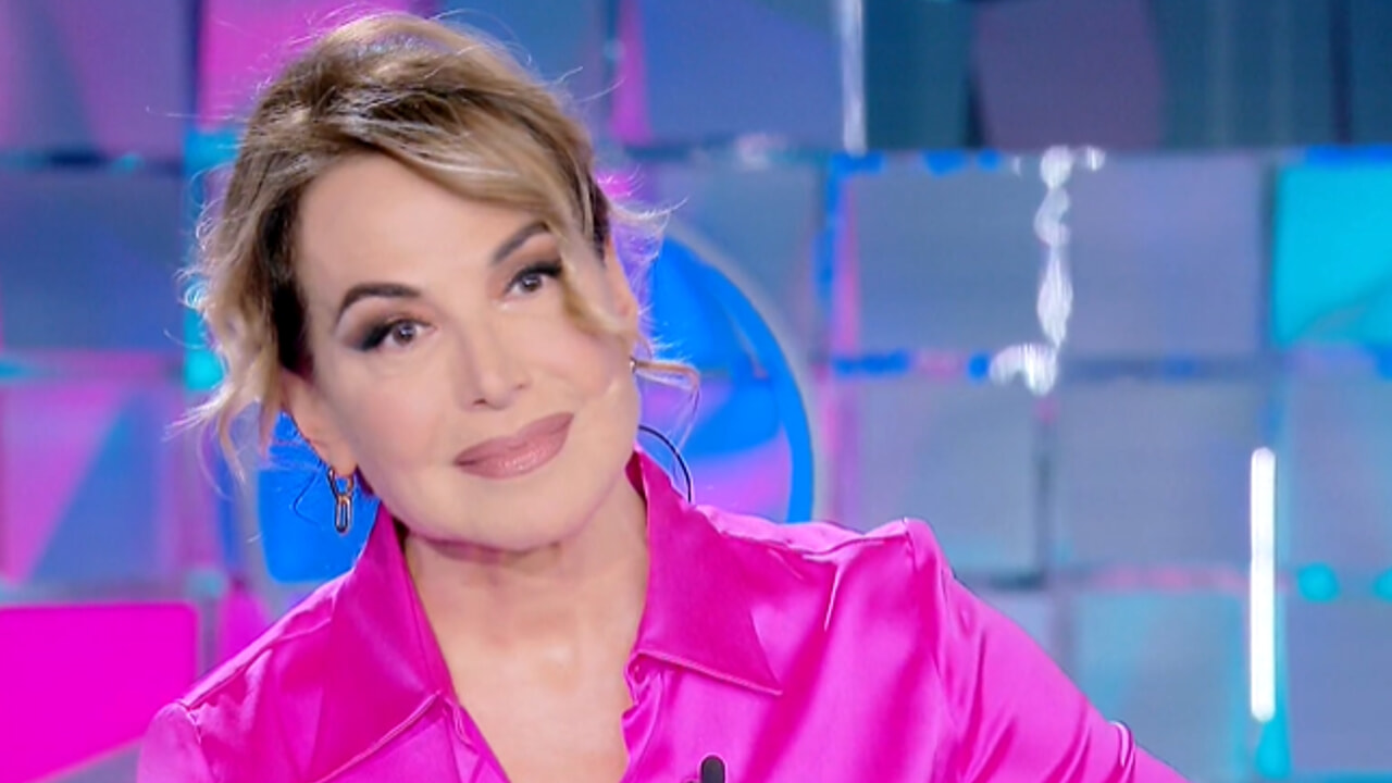 Barbara d’Urso «sia in Rai che a Mediaset»: nuovo scoop sull’accordo