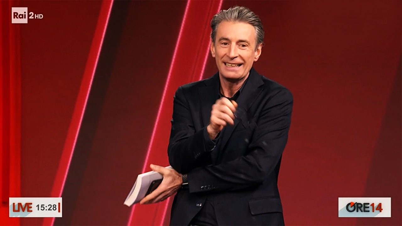 Milo Infante confermato su Rai2 con Ore 14: non prende il posto della Bortone