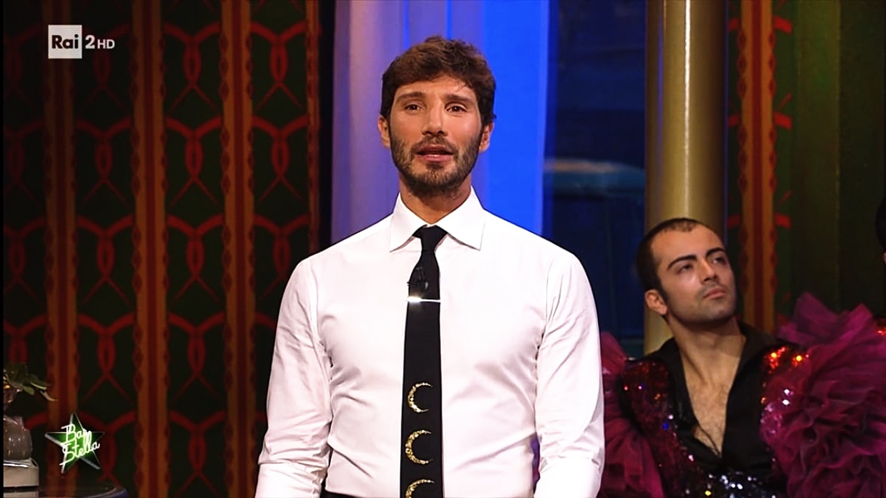 Stefano De Martino chiude Bar Stella e conduce la festa scudetto Napoli