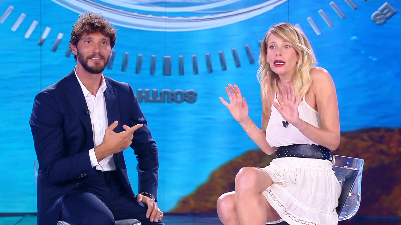 Alessia Marcuzzi contro gossip con Stefano De Martino, poi cancella tutto