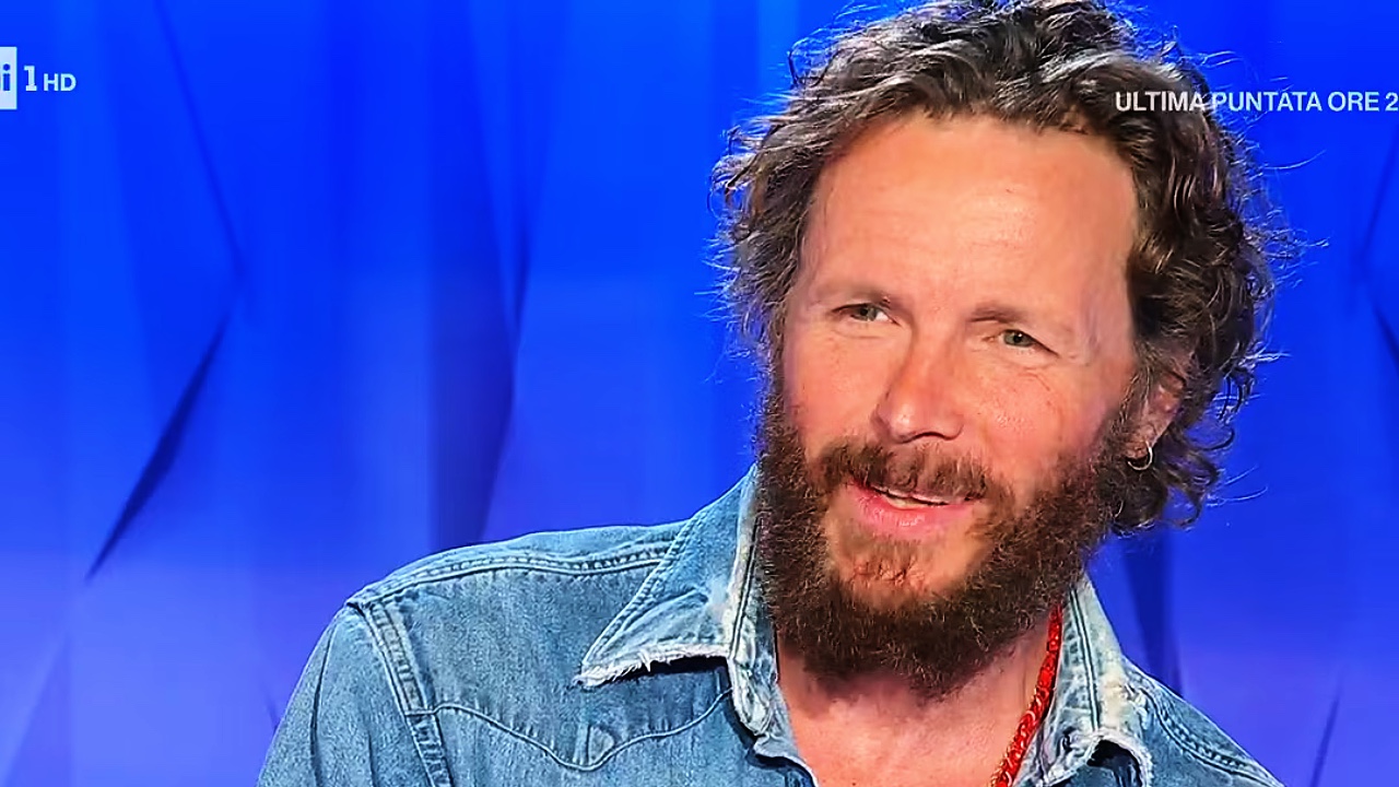 Incidente Jovanotti: ricovero in ospedale e intervento. Cos’è successo 