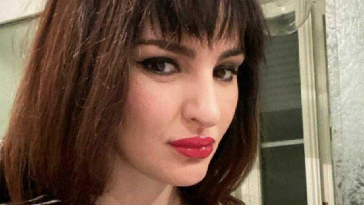 Arisa nuda sui social: la cantante fa una bizzarra richiesta ai fan (FOTO)