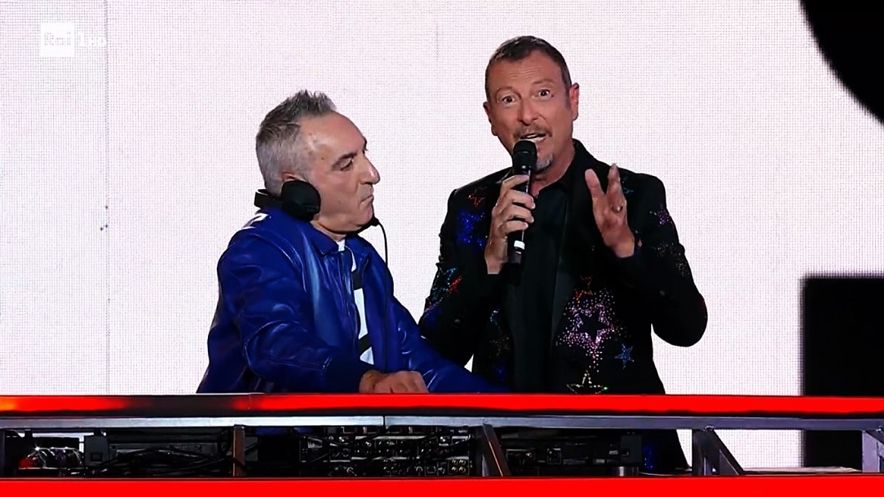 Arena Suzuki chiude stasera senza successo: scaletta e ospiti di Amadeus