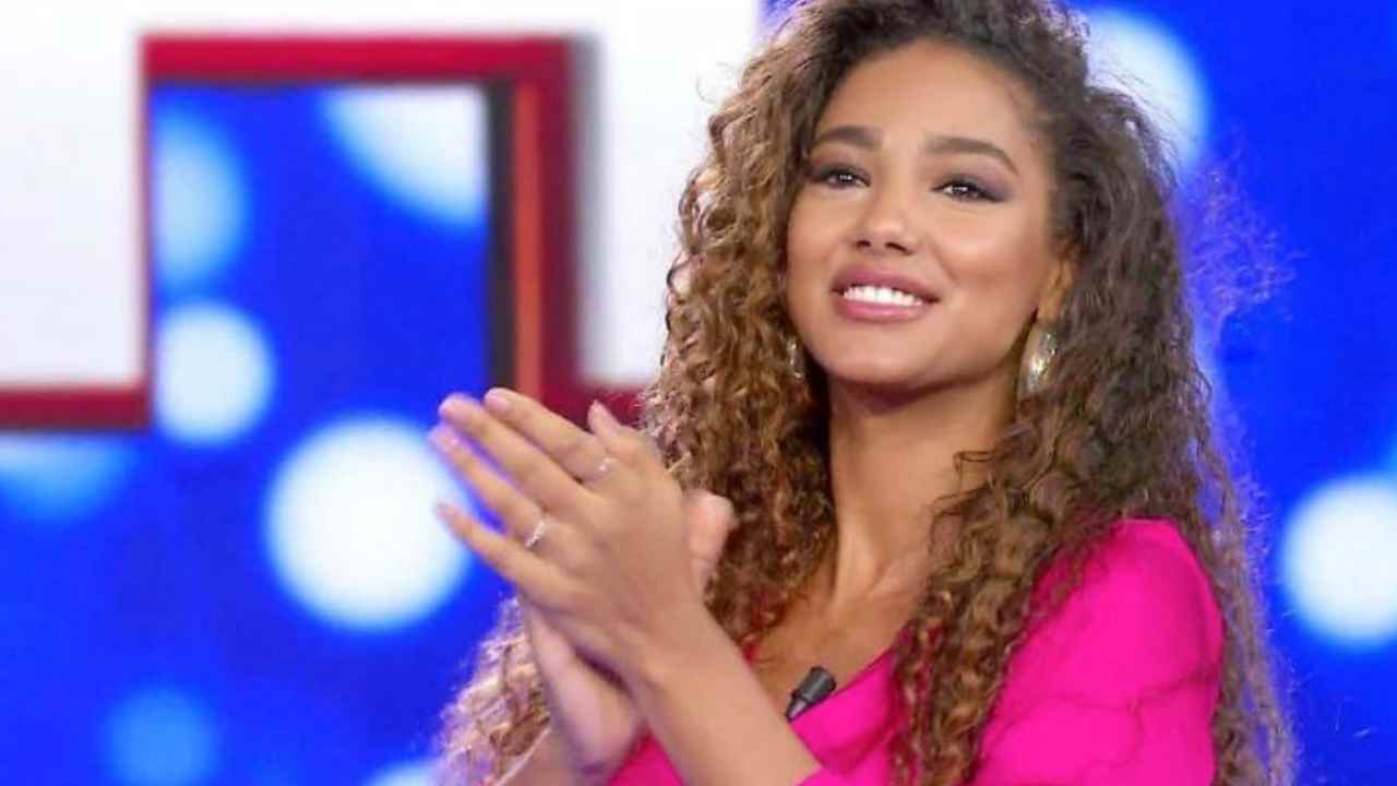 Samira Lui fuori da L’Eredità: Pino Insegno cerca nuova Professoressa
