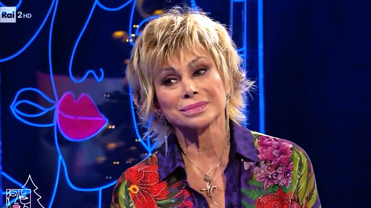 Carmen Russo ed Enzo Paolo Turchi in crisi: silenzio rotto. VIDEO