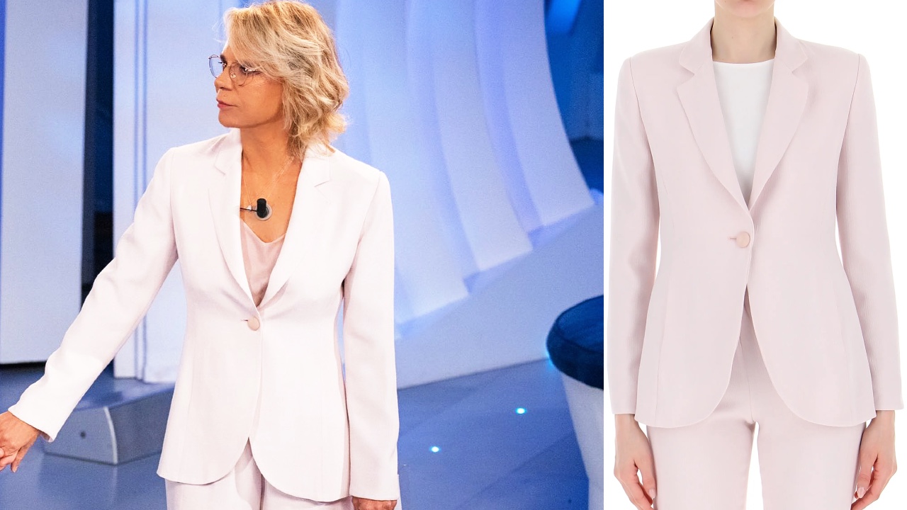 Vestito Maria De Filippi C’è Posta stasera 3 febbraio 2024: marca e prezzo