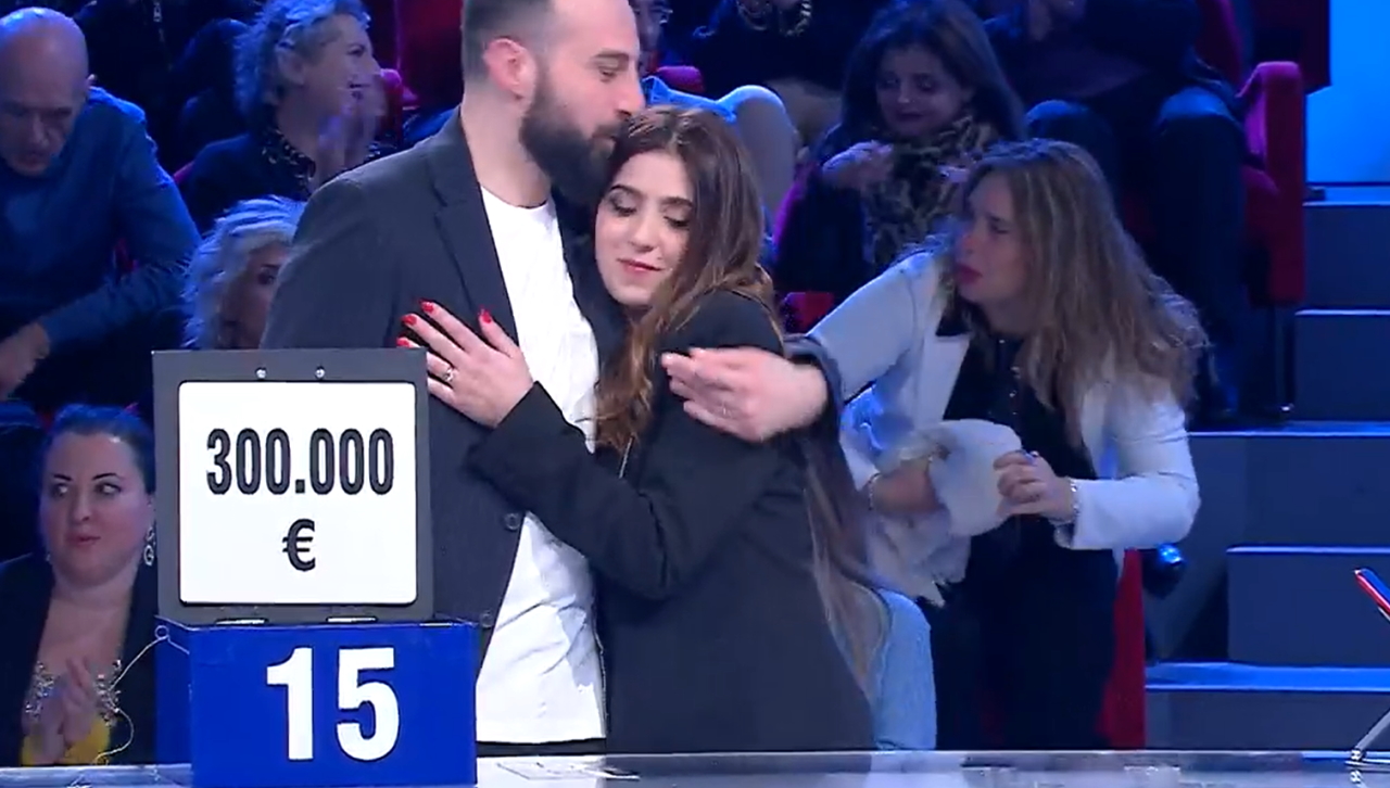 Affari Tuoi, coppia accetta 40000 euro ma aveva il super premio nel pacco