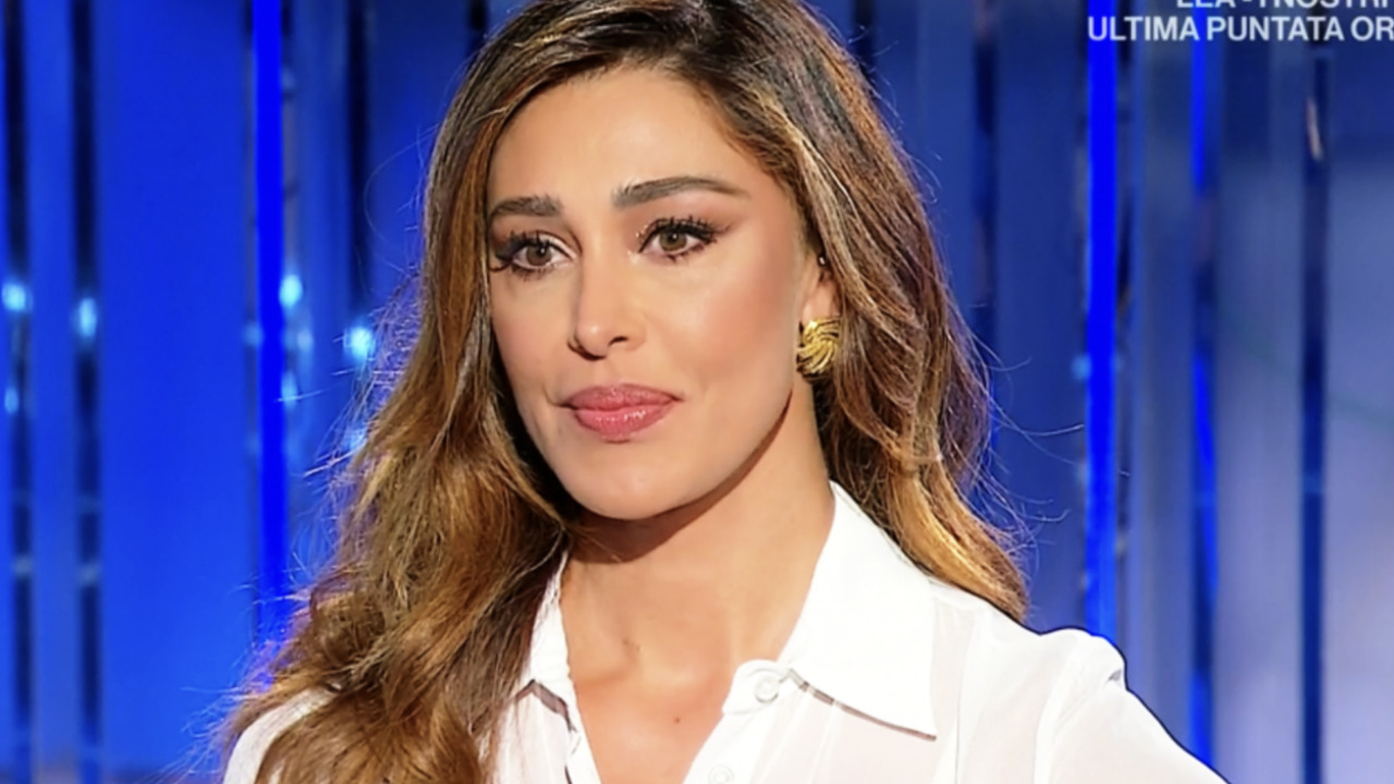 Belen Rodriguez furiosa contro hater: «Fatti i ca**i tuoi». Cosa ha scritto
