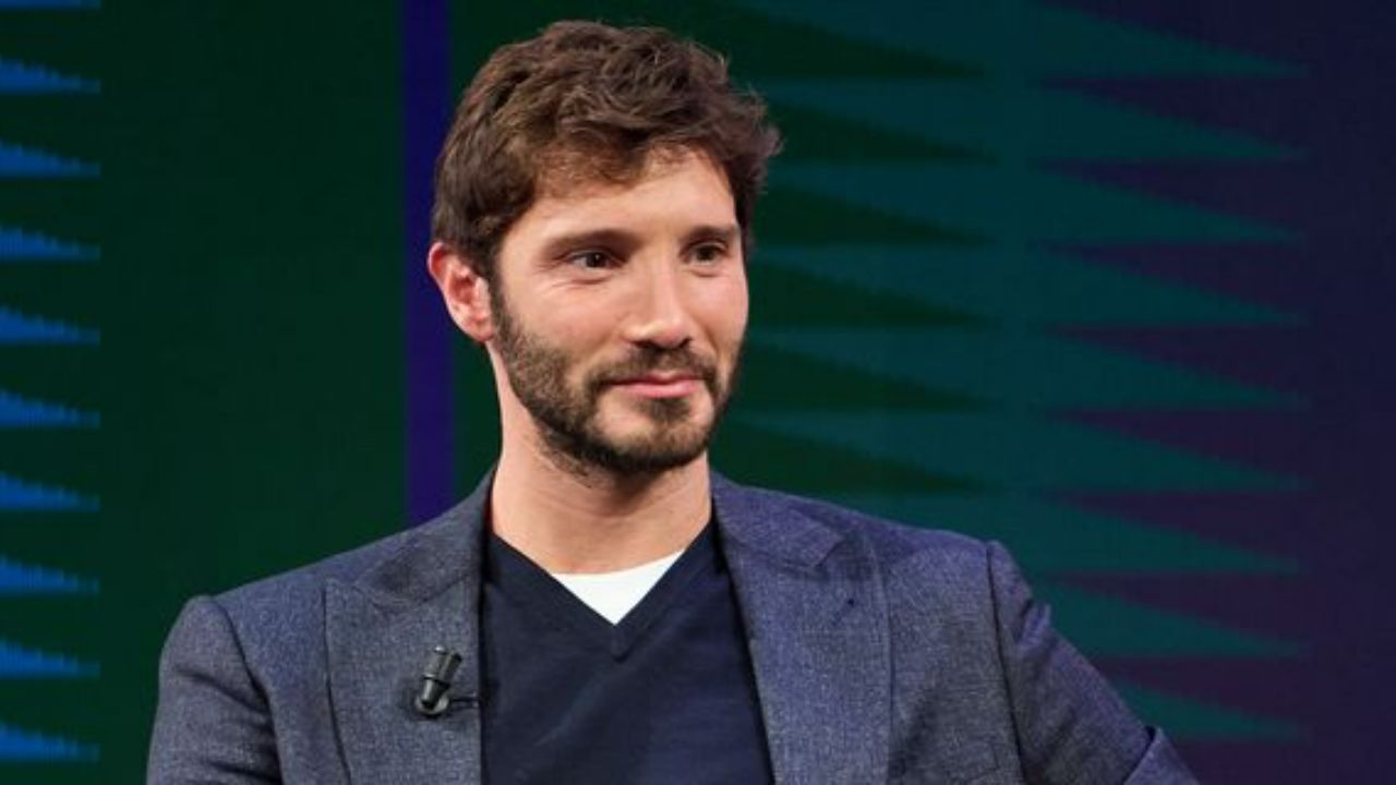 Stefano De Martino conduttore di Affari Tuoi grazie alla sorella della Meloni?