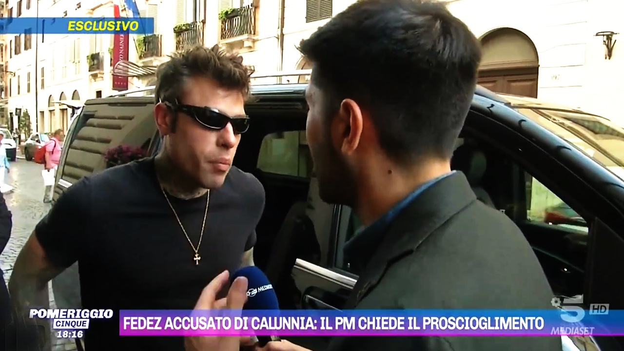 Fedez «maleducato»: scontro con gli ospiti a Pomeriggio 5 di Myrta Merlino