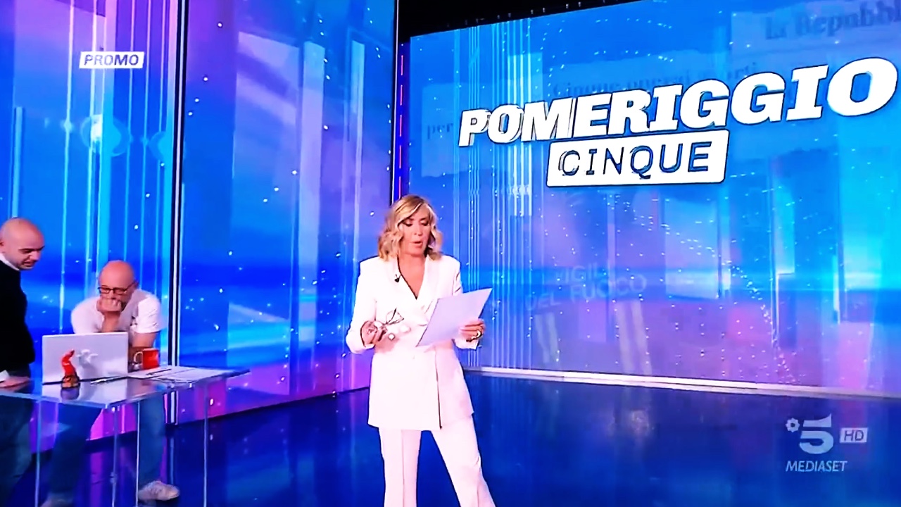 Pomeriggio 5 cambia orario e si rialza grazie a L’Isola: focus ascolti