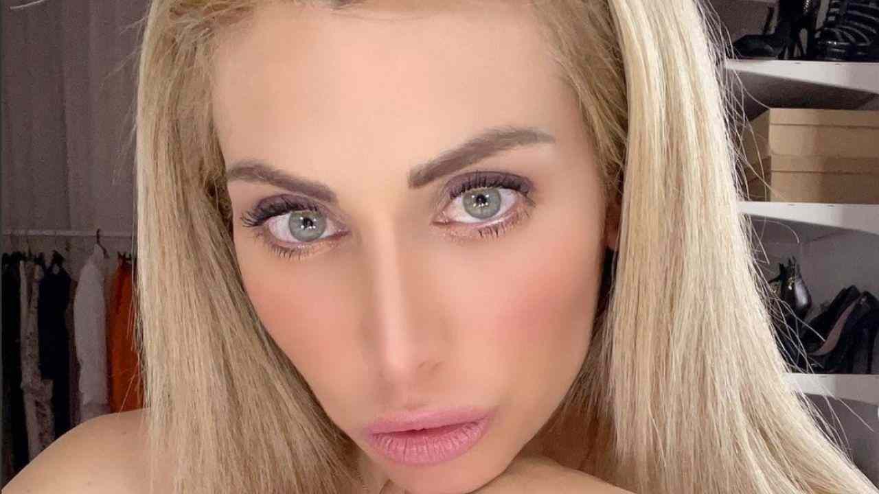Paola Caruso troppo dimagrita: «Il dolore ti cambia» FOTO