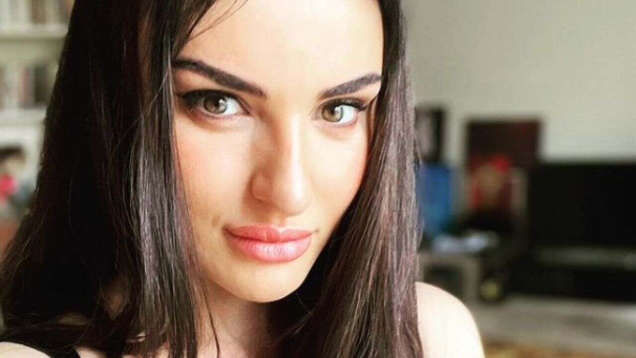 Arisa festeggia il compleanno con il fidanzato e scrive una lettera a se stessa
