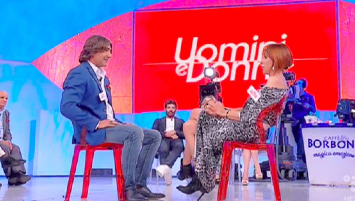 Uomini e Donne: proposta di matrimonio inaspettata