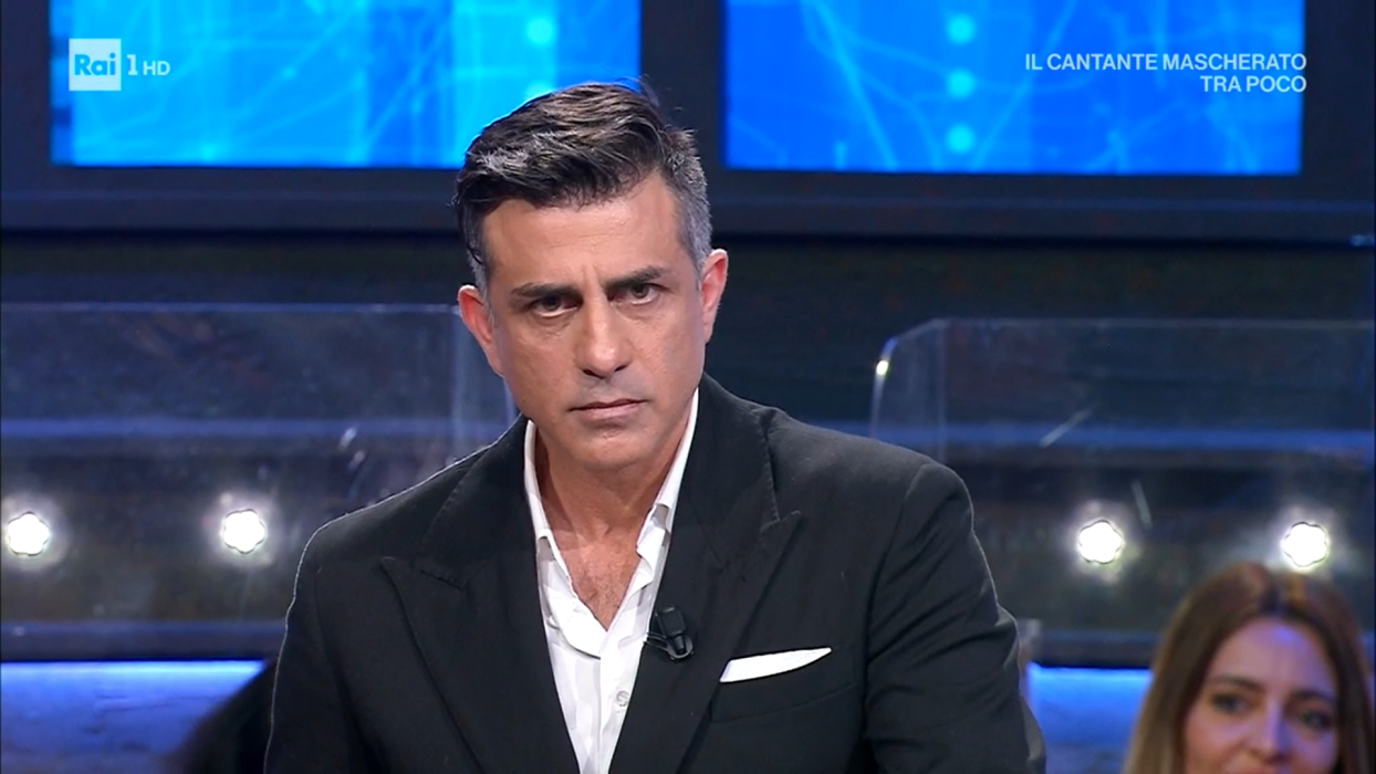 Ascolti TV 25 marzo, Simone Montedoro ’immobile’ nel finale dei Soliti Ignoti