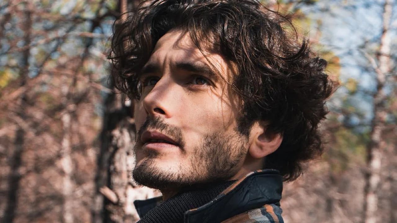 Gli eredi della terra, Yon González: “Colpi di scena e situazioni folli”