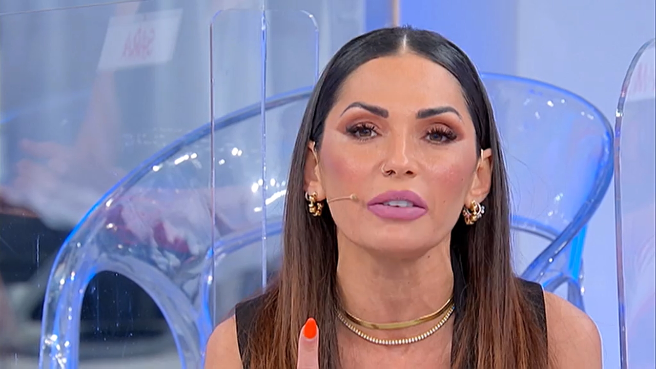 Uomini e Donne, incomprensione tra Riccardo e Ida: ’A 44 anni non sai cosa vuoi’