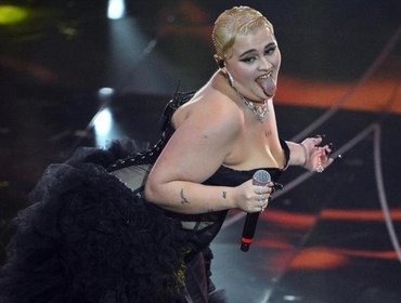 Body shaming BigMama, provvedimento per giornalista Rai e bufera Striscia