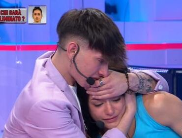 Ascolti Tv sabato 3 aprile: record travolgente di Amici