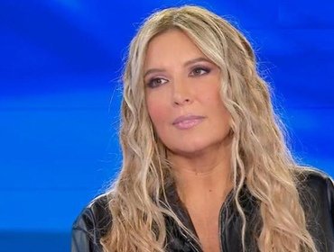 Selvaggia Lucarelli schietta su Sonia Bruganelli: sfottò di Mara Venier