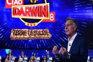 Ciao Darwin 3 maggio: anticipazioni e concorrenti settima puntata