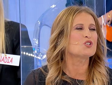 Uomini e Donne, Daniela volta pagina con Massimo e Giovanni rimane impassibile