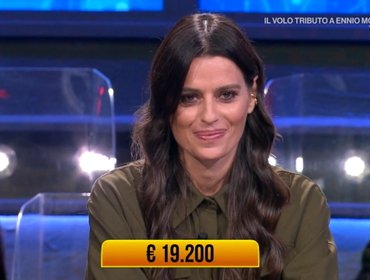Ascolti TV 10 novembre, scende Soliti Ignoti e Amadeus rimane basito da Claudia Pandolfi