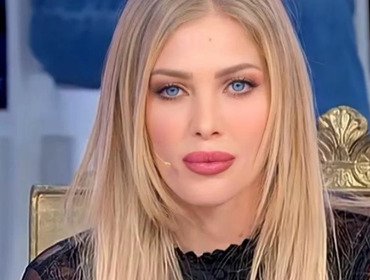 Uomini e Donne: Nicole Santinelli nel caos, vacanze a scrocco? Che succede