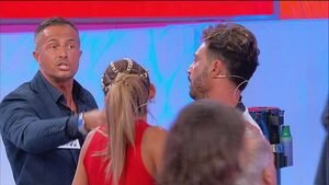 Uomini e Donne anticipazioni 30 settembre: Armando asfalta Riccardo