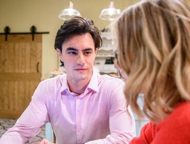 Tempesta d'amore puntate tedesche: Leon infortunato, Erik indeciso sul test di paternità