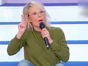 «Maria De Filippi una belva...», parla ex autrice di Uomini e Donne e Amici