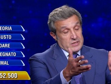 L'Eredità, il campione Lorenzo senza educazione: 'Eri un po' sornione'