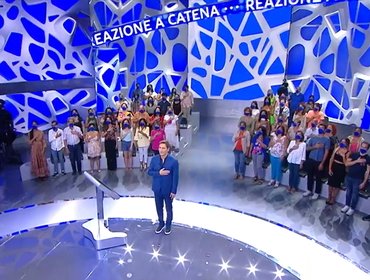 Ascolti TV 11 settembre 2022, domenica al top per Reazione a Catena: Marco Liorni intona l'inno