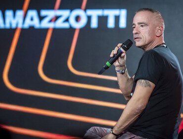 Eros Ramazzotti, conduttrice Rai svela: «Ci siamo amati e...»