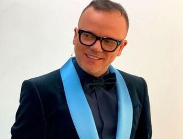 Gigi D'Alessio pronto per Sanremo 2022: «Sempre un onore»