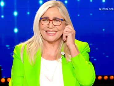 Domenica In, cancellata puntata da Napoli. Mara Venier torna in prima serata