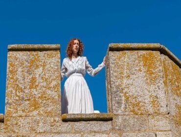 La promessa, spoiler: Leonor compie un gesto estremo. Si salverà?