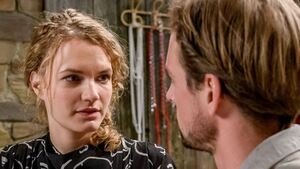 Tempesta d’amore, spoiler tedeschi: Hannes fa la proposta a Maja, ma lei...