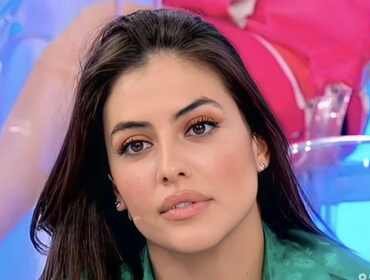 Federica Aversano tronista di Uomini e Donne: è lite con Tina Cipollari?