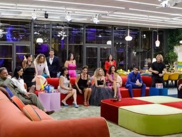 Molestie al Grande Fratello: concorrente toccata crolla in lacrime. VIDEO