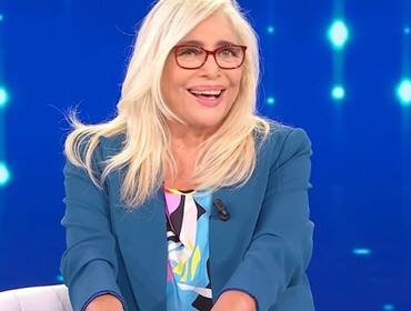 Domenica In 1° gennaio 2023: oroscopo Paolo Fox e gli ospiti di Mara Venier