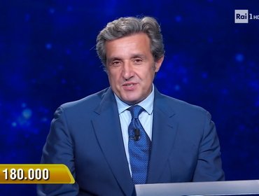 L'eredità, Flavio Insinna e la puntata speciale di sabato: tornano Alessio e Claudia?