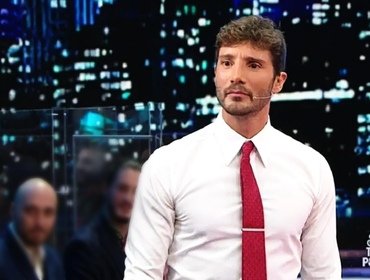 Stefano De Martino ridimensionato? Rai taglia un programma